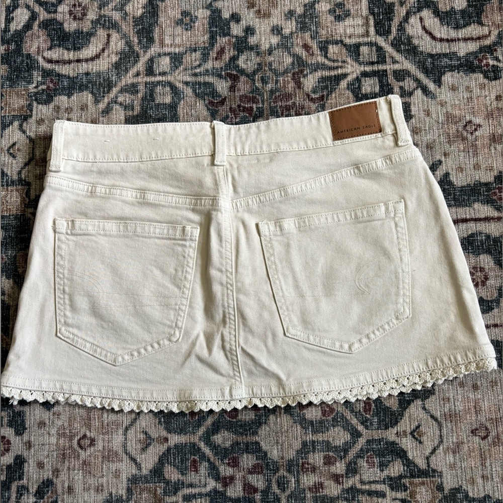 American Eagle Stretch Low-Rise Crochet Denim Micro Skort. Size 6 - Picture 6 of 7